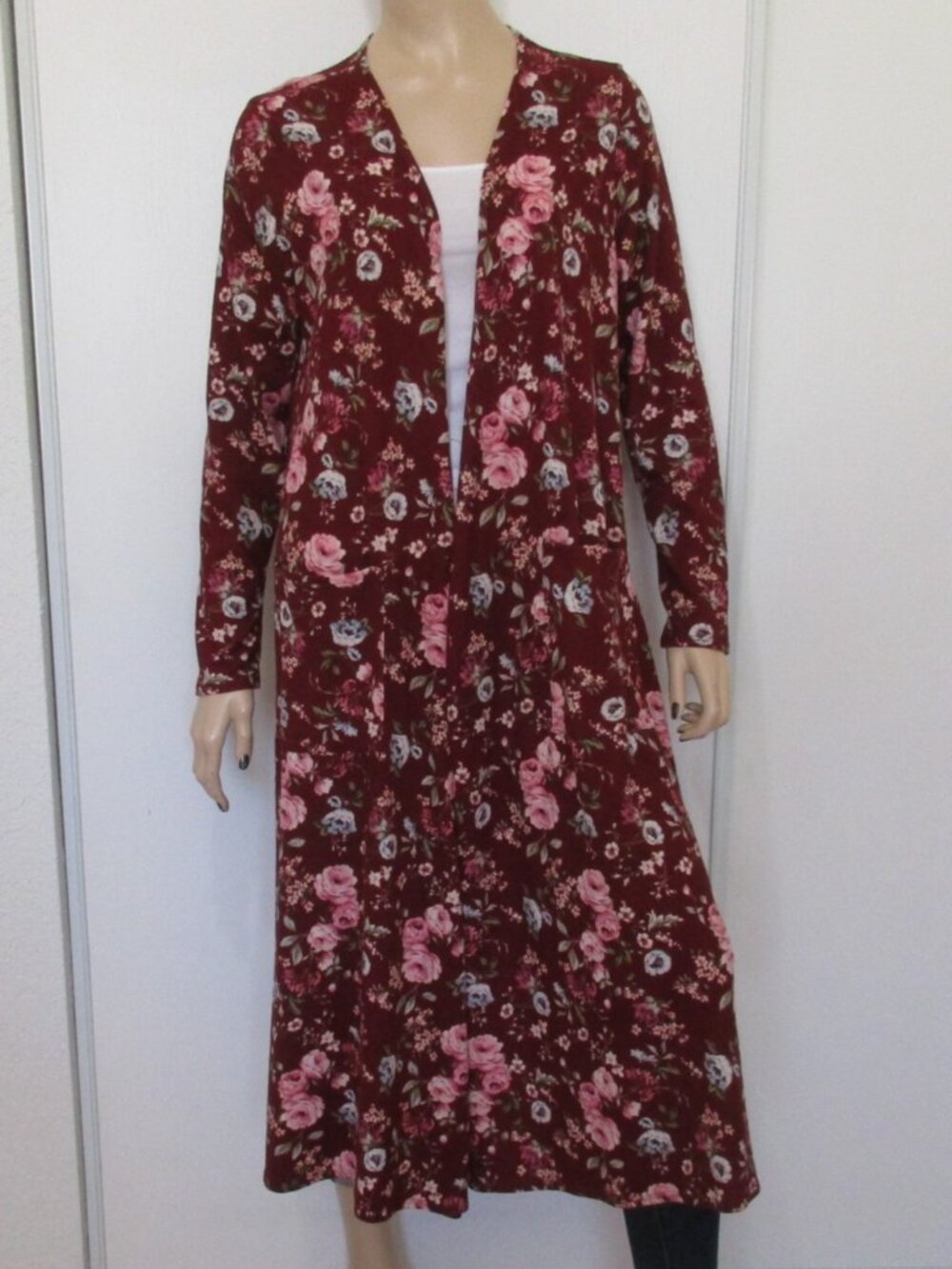 LULAROE Cardigan Sweater Size Medium Red Floral